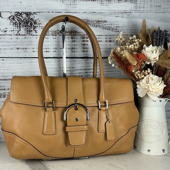 Coach Handbags - Coach Vintage Hampton Soho shoulder Buckle Bag Camel Tan Leather Satchel Fall
